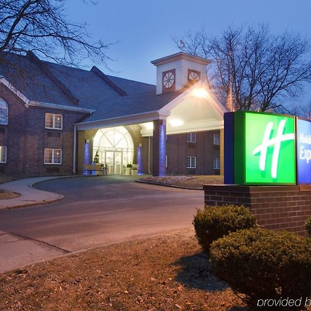 Holiday Inn Express Des Moines-At Drake University, An Ihg Hotel Exterior foto