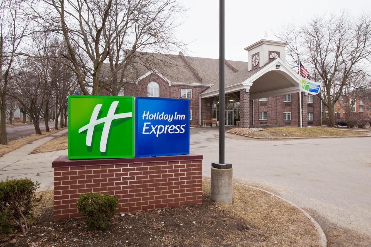 Holiday Inn Express Des Moines-At Drake University, An Ihg Hotel Exterior foto